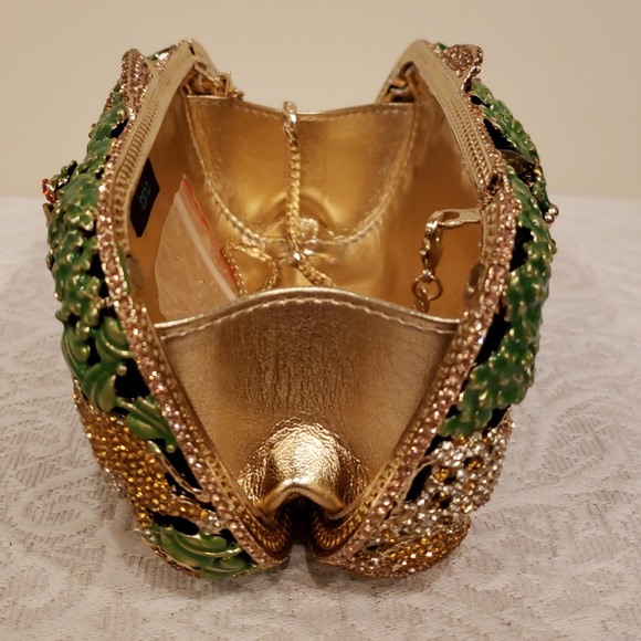 💥SOLD!   Gorgeous Natasha Crystal Clutch - Picture 8 of 8